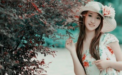 女的一边迈开腿一边喊疼